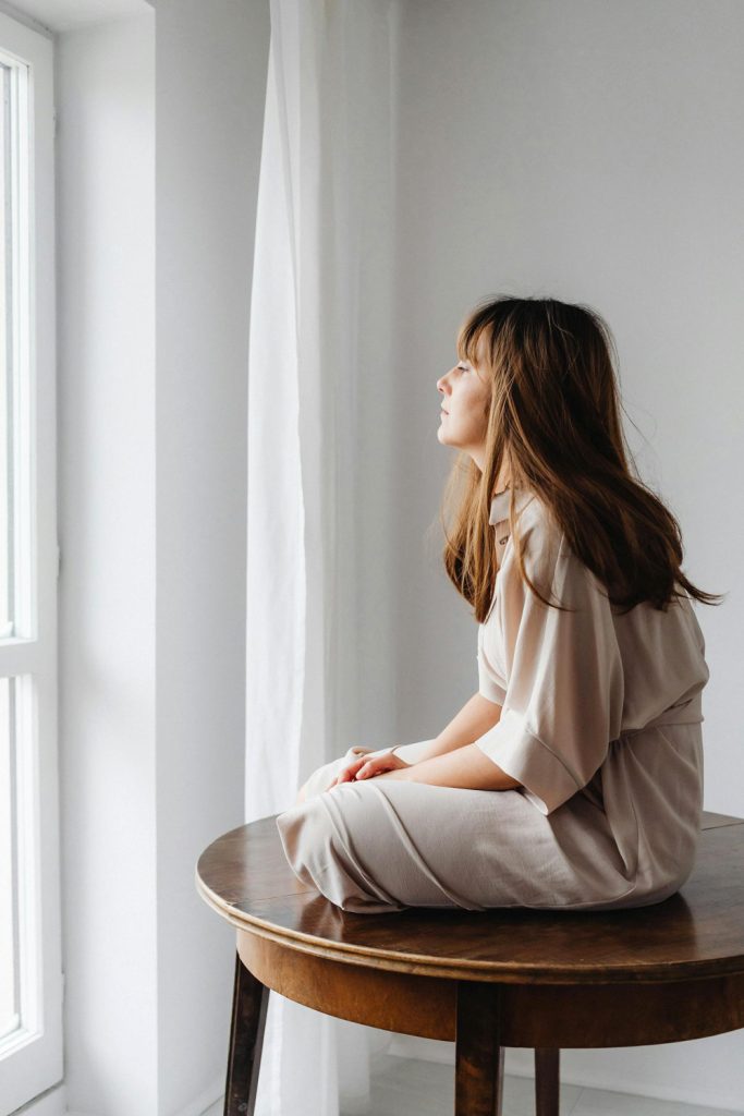 Ženska z endometriozo